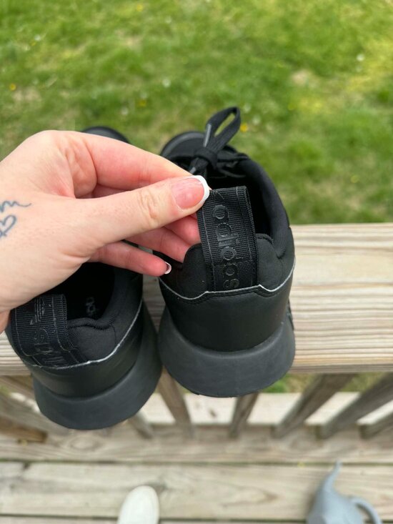 Adidas Mens sz 7 all Black Sneakers Minimalist Athleisure Gym Running Shoes 3288 main image 5